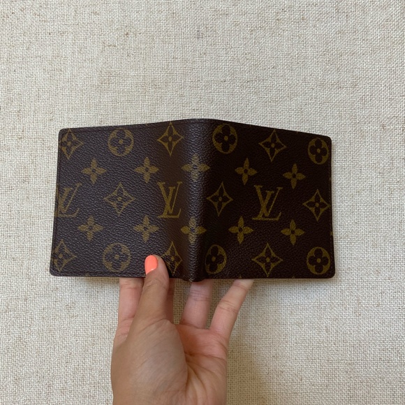 Louis Vuitton Monogram Marco Wallet - Picture 4 of 10